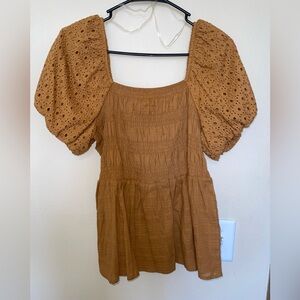 SMOCKED PUFF SLEEVE TOP NWT